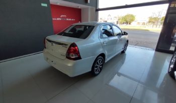 Toyota Etios Sedan 4 Puertas 1.5 XLS MT 0 KM Color Blanco lleno
