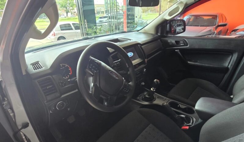 Ford Ranger DC  3.2 XLS 4×2 39000KM Año 2022 Color Gris lleno
