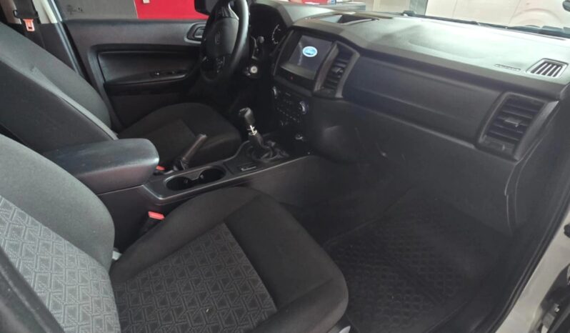 Ford Ranger DC  3.2 XLS 4×2 39000KM Año 2022 Color Gris lleno