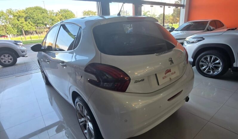 Peugeot 208 1.6 Urban Thech  70.000 KM Color Blanco lleno