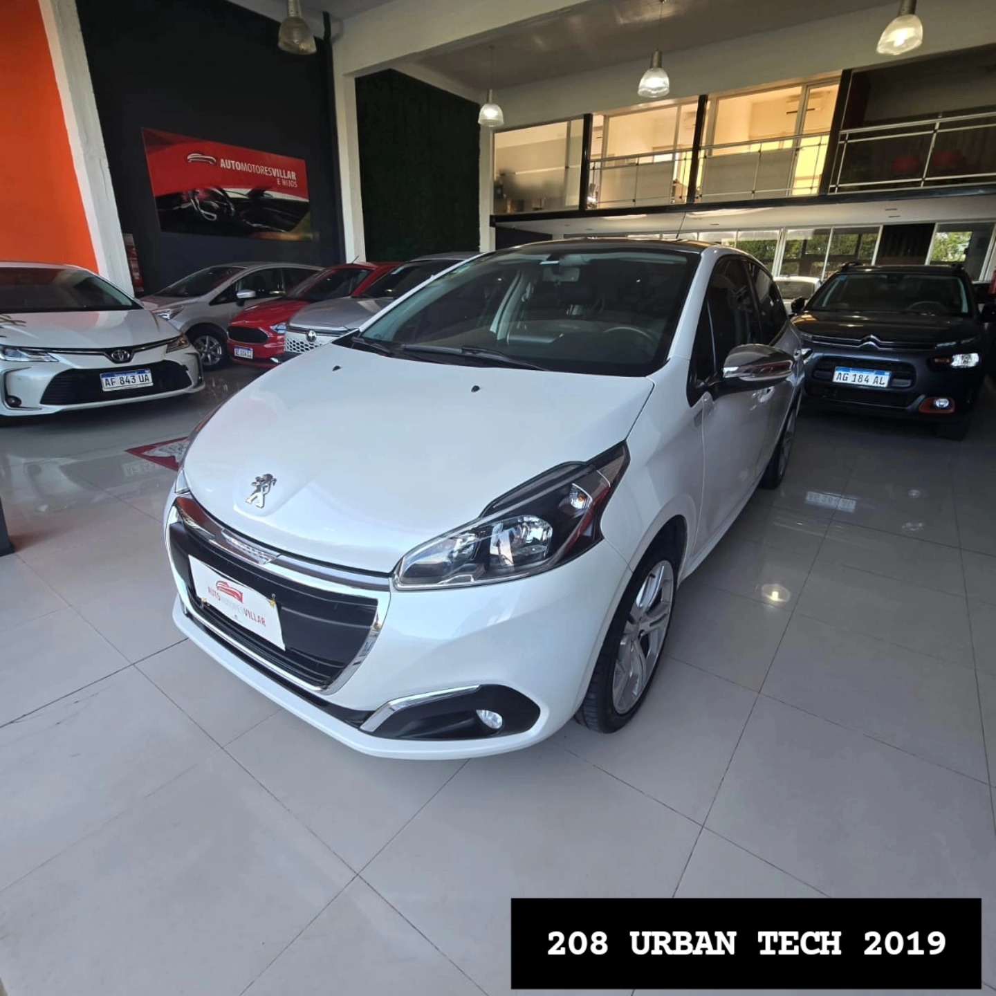 Peugeot 208 1.6 Urban Thech  70.000 KM Color Blanco