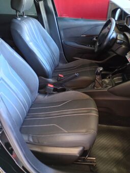 PEUGEOT 208 PACK MANUAL 2023 25.000KM COLOR NEGRO lleno