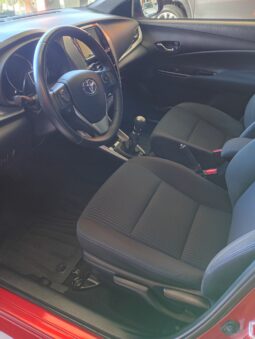 TOYOTA YARIS XLS 1.5 42.000KM 2021 COLOR BORDO lleno