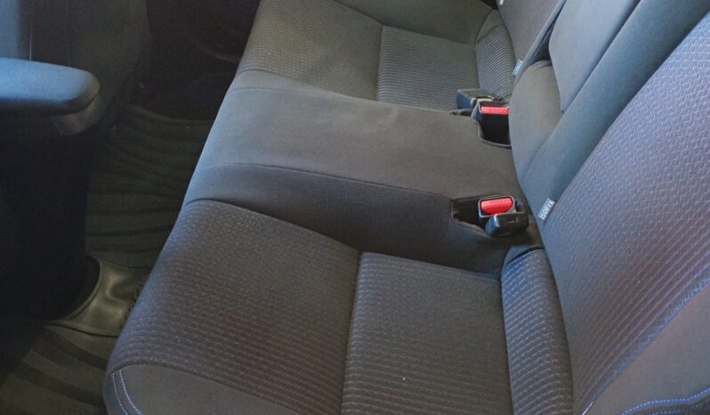 TOYOTA YARIS XLS 1.5 42.000KM 2021 COLOR BORDO lleno