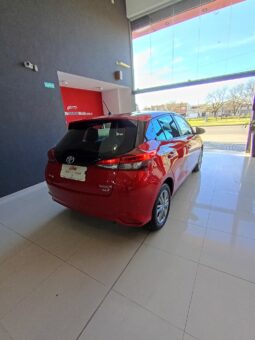 TOYOTA YARIS XLS 1.5 42.000KM 2021 COLOR BORDO lleno