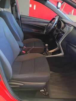 TOYOTA YARIS XLS 1.5 42.000KM 2021 COLOR BORDO lleno