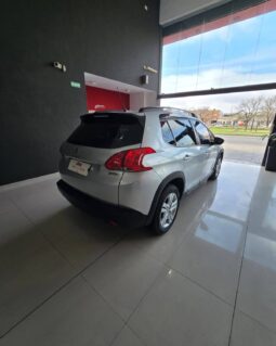 PEUGEOT 2008 ALLURE 1.6 60.000KM 2020 COLOR GRIS lleno