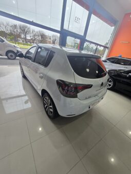 RENAUL SANSERO INTENS 1.6 2022 22.000KM lleno