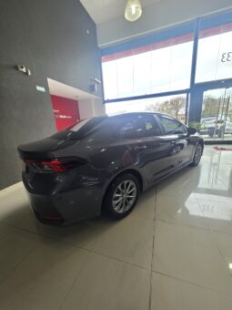 TOYOTA COROLLA XLI 2.0 CVT 2025 33.000KM VEHICULO CERTIFICADO POR TOYOTA EN GARATIA lleno